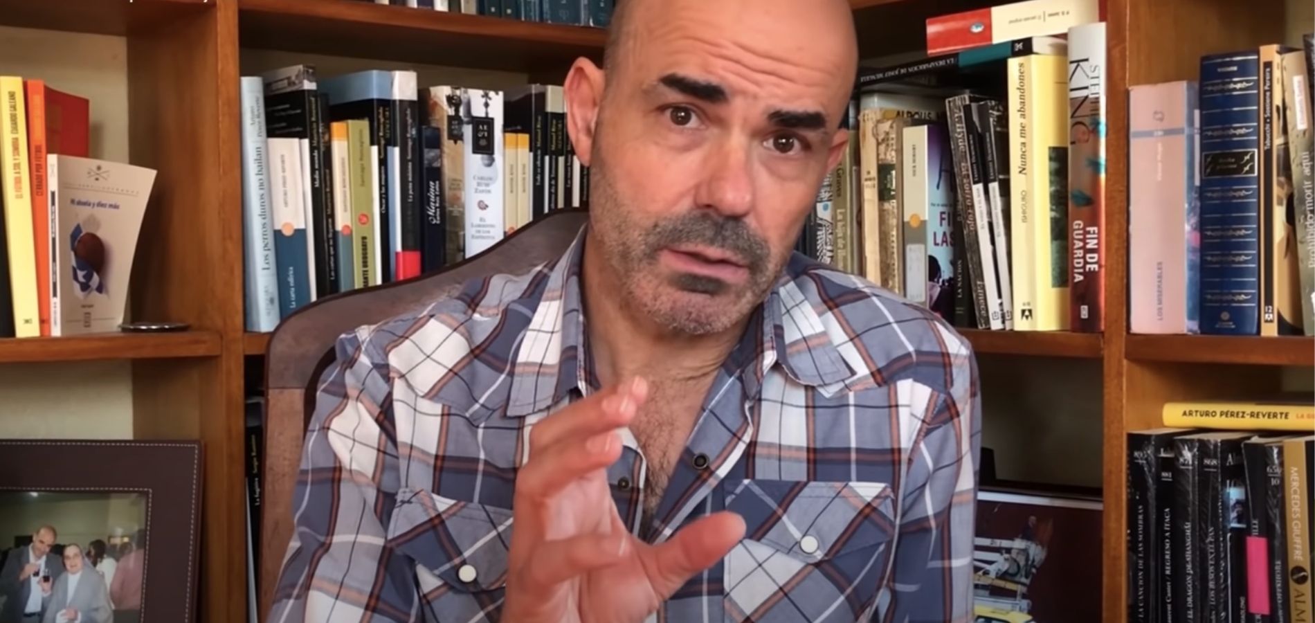 Imagen del profesor y escritor Eduardo Sacheri